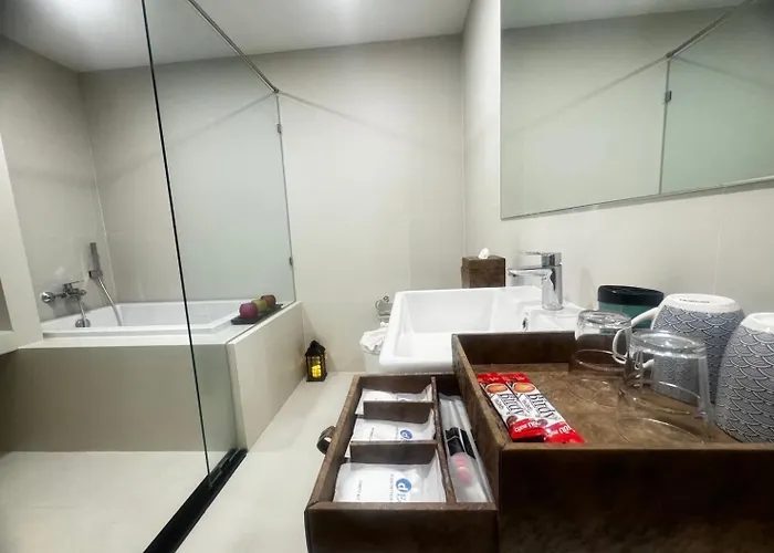 Hotel Ekamai 2 Bed