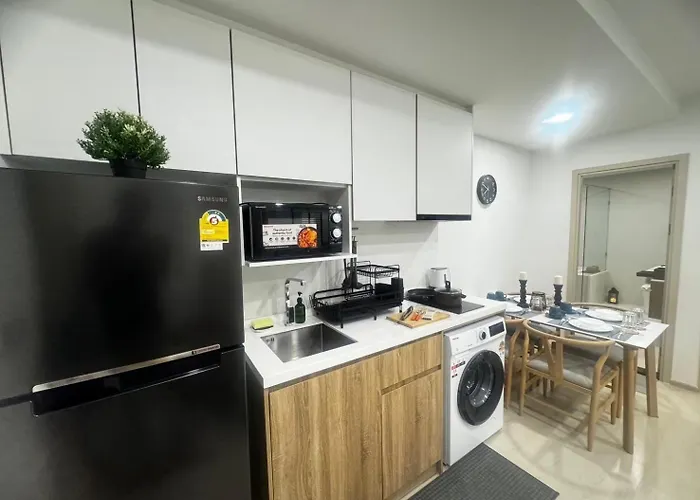 Ekamai 2 Bed Hotel 4*