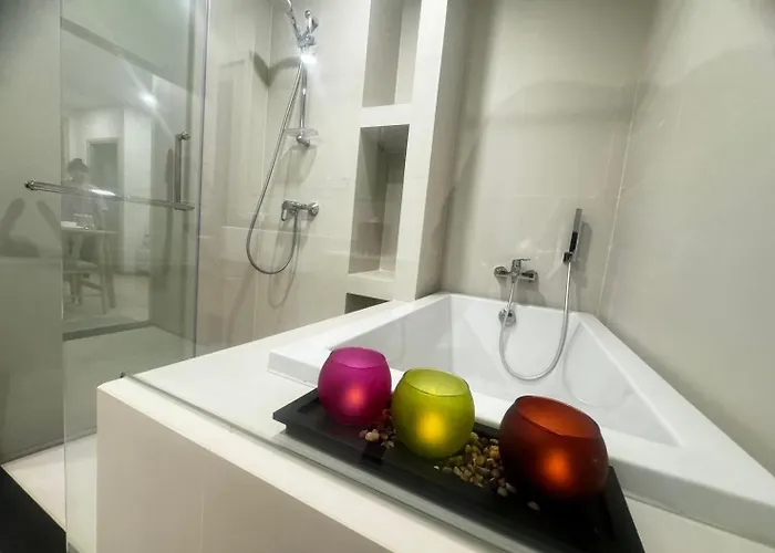 Ekamai 2 Bed Hotel